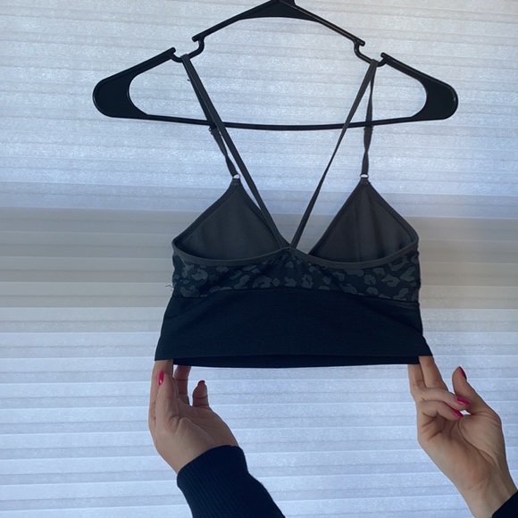 Leopard print size small sports bra - Picture 2 of 2